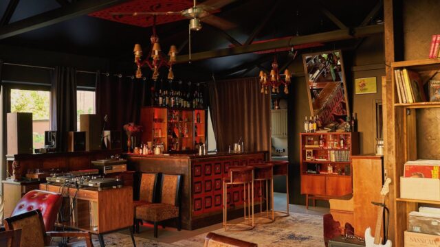 Nostalgie Show Bar
