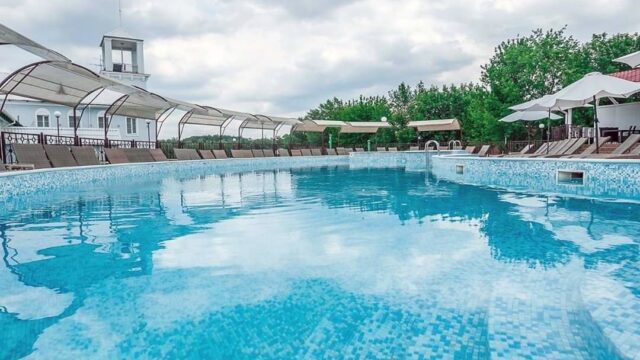 Пляжний комплекс «Труханов»