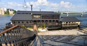 Ресторан «Хуторець на Дніпрі» — легендарна українська кухня на воді